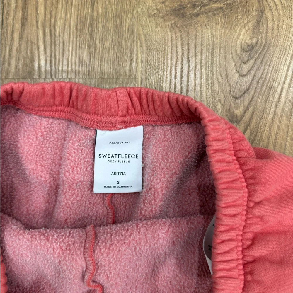 Aritzia Sweatfleece in Warm Coral - Picture 3 of 4